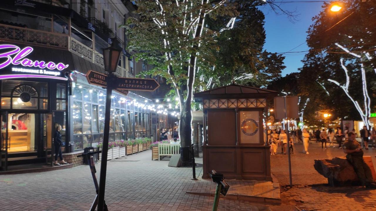 Квартира На Дерибасовcкой أوديسا المظهر الخارجي الصورة